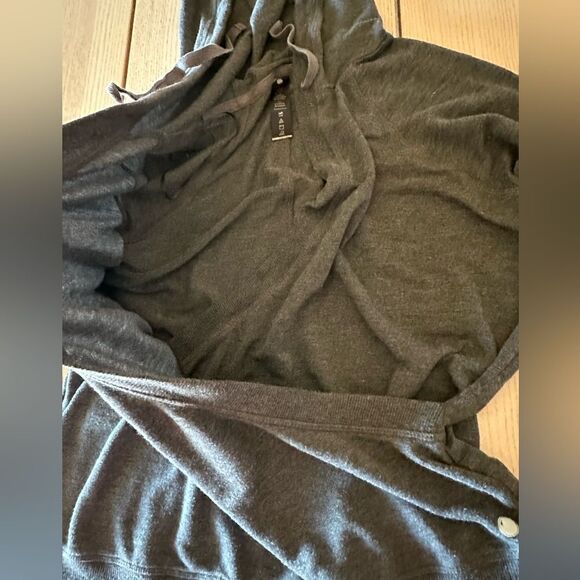 Yogalicious Faux Wrap hooded sweater in heather gray - Size Large - Picture 4 of 6